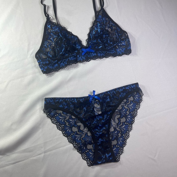 Other - Elegant Lace Lingerie Set in Black and Blue
